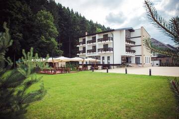 Фотографии Отель Piatra Pinului Ski & Spa г. Гура-Гуморулуй (Румыния) №1 Фото Отель Piatra Pinului Ski & Spa г. Гура-Гуморулуй 1
