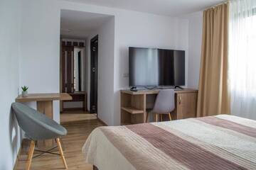 Фото номера Номер с кроватью размера «queen-size» Гостевой дом Residence Ghinita Bucovina г. Гура-Гуморулуй 13