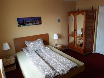 Фото номера Номер с кроватью размера «queen-size» Гостевой дом B&amp;B Dumbrava г. Гура-Гуморулуй 2