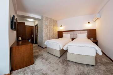 Фото Отель Hotel Buchenland г. Гура-Гуморулуй 2