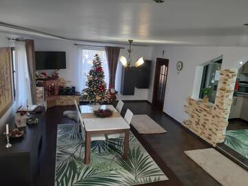 Фото номера Дом с 5 спальнями Дома для отпуска Casa de vacanta Sabrina г. Гура-Гуморулуй 51
