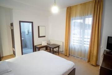 Фото номера Одноместный номер с видом на горы Отель Chalet 173 г. Гура-Гуморулуй 21
