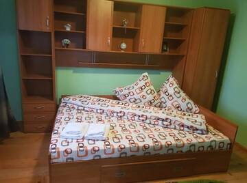 Фото номера Номер Делюкс (для 2 взрослых и 1 ребенка) Гостевой дом Casa Ela г. Гура-Гуморулуй 3