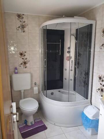 Фото номера Номер Делюкс (для 2 взрослых и 1 ребенка) Гостевой дом Casa Ela г. Гура-Гуморулуй 6