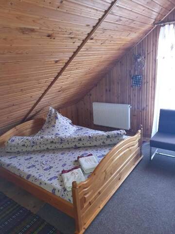 Фото номера Трехместный номер Гостевой дом Casa Ela г. Гура-Гуморулуй 2