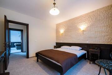 Фото номера Апартаменты с балконом Отель Piatra Pinului Ski &amp; Spa г. Гура-Гуморулуй 5