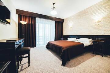Фото номера Двухместный номер с 1 кроватью и видом на горы Отель Piatra Pinului Ski &amp; Spa г. Гура-Гуморулуй 5