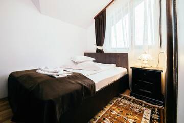 Фото Гостевой дом Pension Elegance г. Гура-Гуморулуй 5