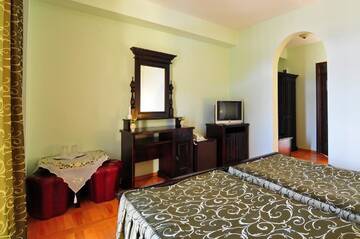 Фото Гостевой дом Pension Elegance г. Гура-Гуморулуй 2