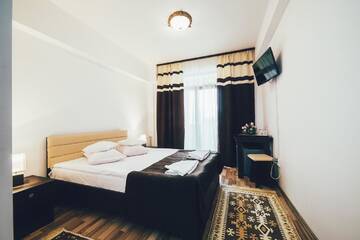 Фото Гостевой дом Pension Elegance г. Гура-Гуморулуй 3