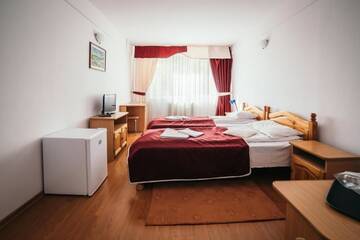 Фото номера Двухместный номер с 1 кроватью или 2 отдельными кроватями Отель Hotel Simeria г. Гура-Гуморулуй 20