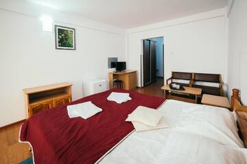 Фото номера Двухместный номер с 1 кроватью или 2 отдельными кроватями Отель Hotel Simeria г. Гура-Гуморулуй 4