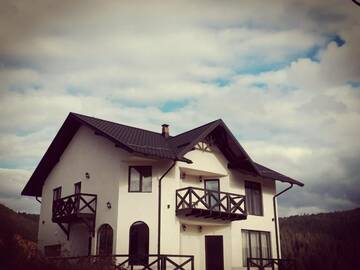 Фото номера Дом с 5 спальнями Дома для отпуска Bucovina Sky View г. Гура-Гуморулуй 47
