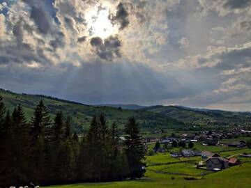 Фото номера Дом с 5 спальнями Дома для отпуска Bucovina Sky View г. Гура-Гуморулуй 51