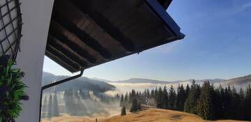 Фото номера Дом с 5 спальнями Дома для отпуска Bucovina Sky View г. Гура-Гуморулуй 13