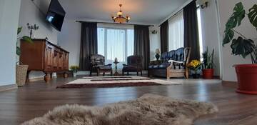 Фото номера Дом с 5 спальнями Дома для отпуска Bucovina Sky View г. Гура-Гуморулуй 24