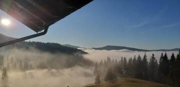 Фото номера Дом с 5 спальнями Дома для отпуска Bucovina Sky View г. Гура-Гуморулуй 85