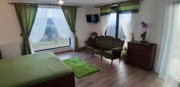 Фото номера Дом с 5 спальнями Дома для отпуска Bucovina Sky View г. Гура-Гуморулуй 33