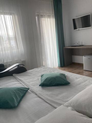 Фото номера Люкс Гостевой дом Sim House г. Гура-Гуморулуй 2