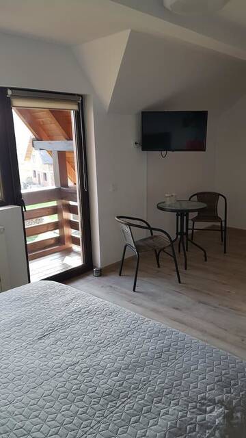 Фото номера Номер Делюкс (для 2 взрослых и 1 ребенка) Гостевой дом Casa Alesia Bucovina г. Гура-Гуморулуй 8